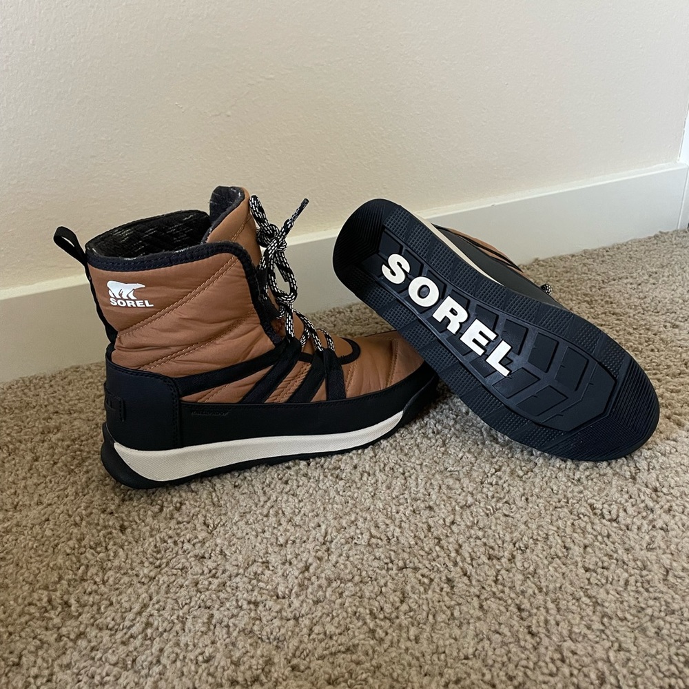 Sorel Whitney Short Lace Boot (Waterproof) size 8